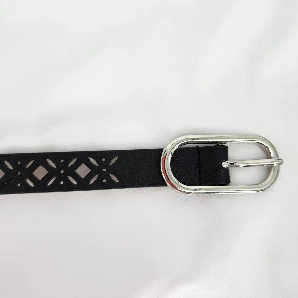Black Cut Out Geometric Belt Womens OS Oval Silver Buckle Skinny Modern Chic‎